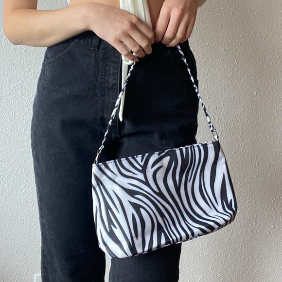Zebra Print Purse - Picture 2 of 6